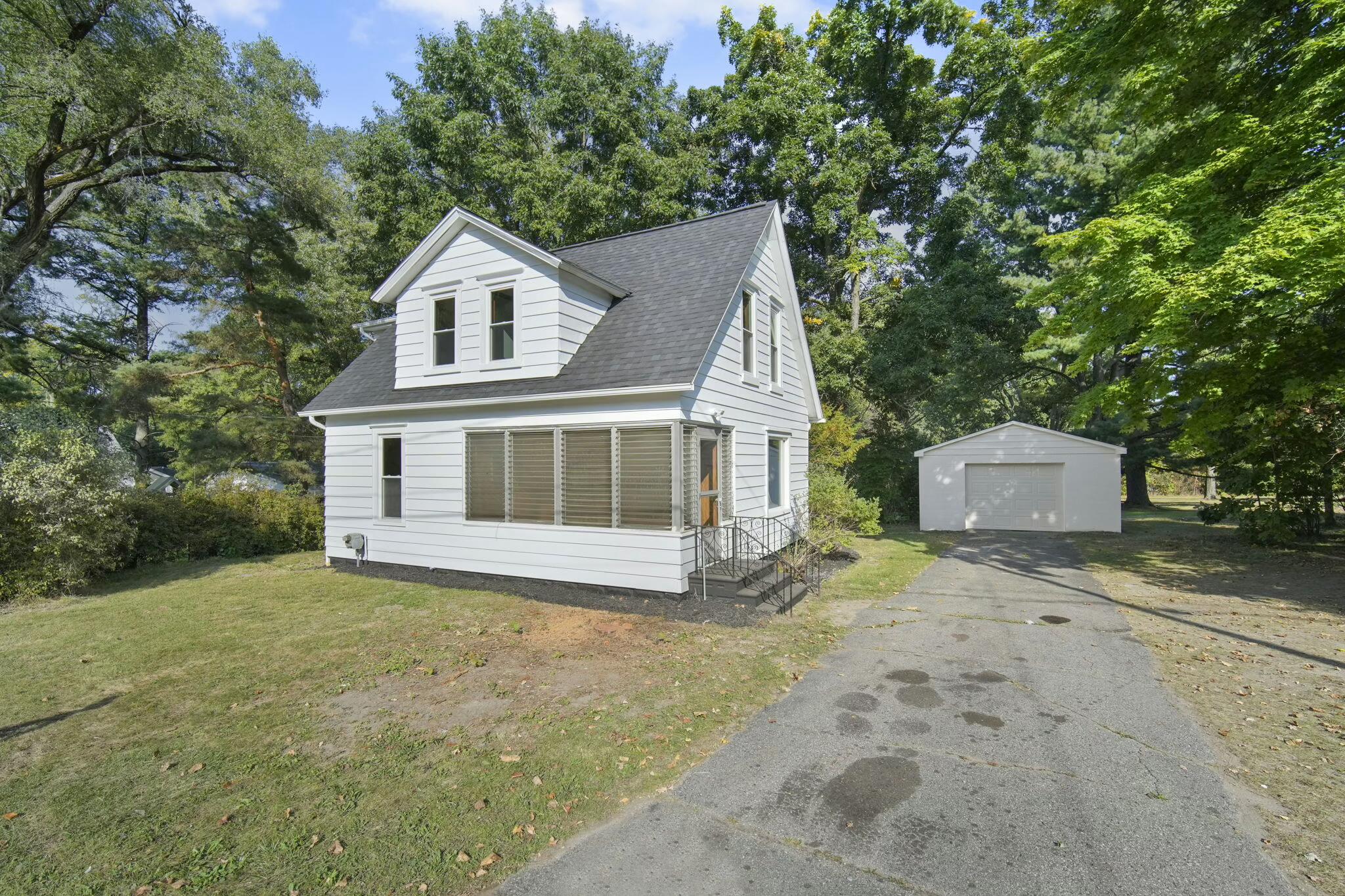 717 South Dettman Road Jackson, MI 49203 - Photo 1 of 44 1