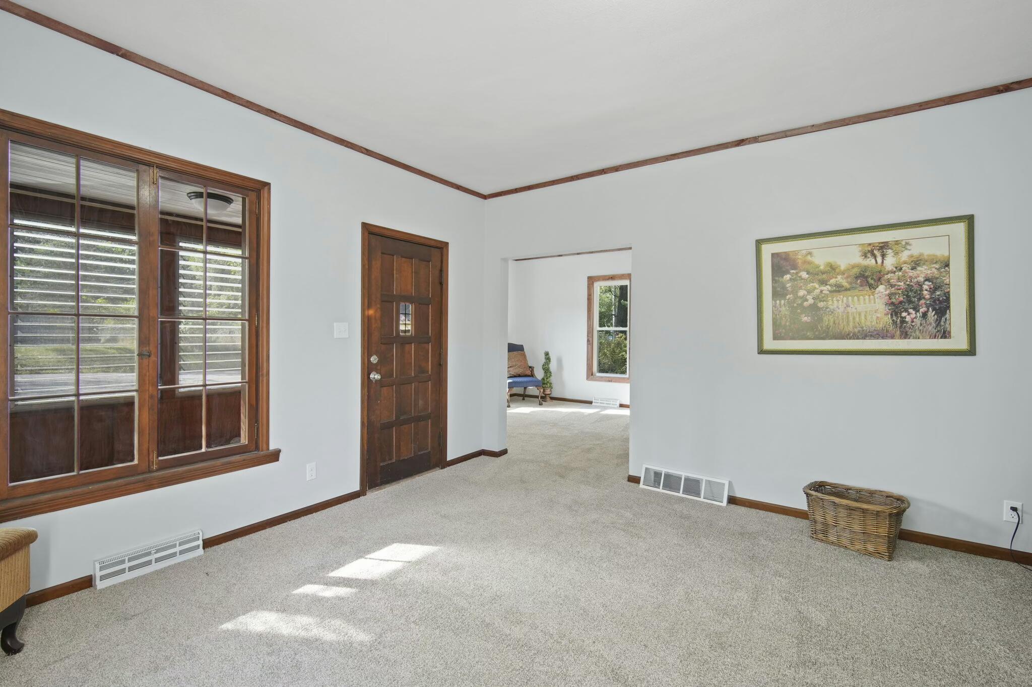 717 South Dettman Road Jackson, MI 49203 - Photo 8 of 44 8