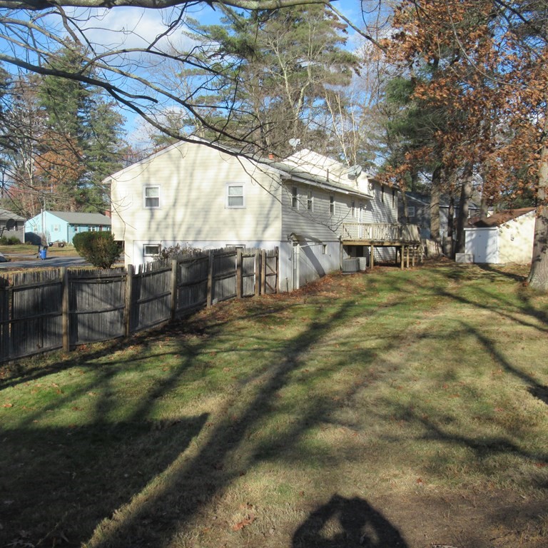 19 Haskell Road Pepperell, MA 01463 - Photo 4 of 40