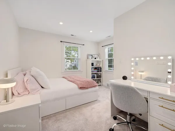 $1,299,000 | 222 Holmes Avenue, Clarendon Hills, IL 60514