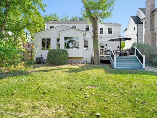 $1,299,000 | 222 Holmes Avenue, Clarendon Hills, IL 60514