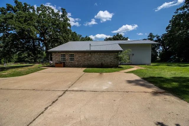 $584,999 | 492 Other, Maud, TX 75567