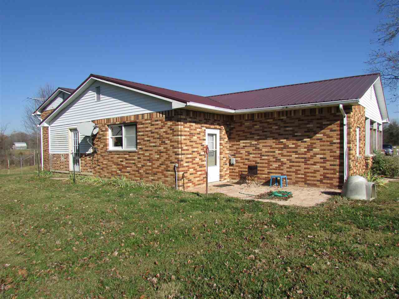 421 South Walnut Grove Road Bloomfield, IN 47424 - Photo 3 of 9
