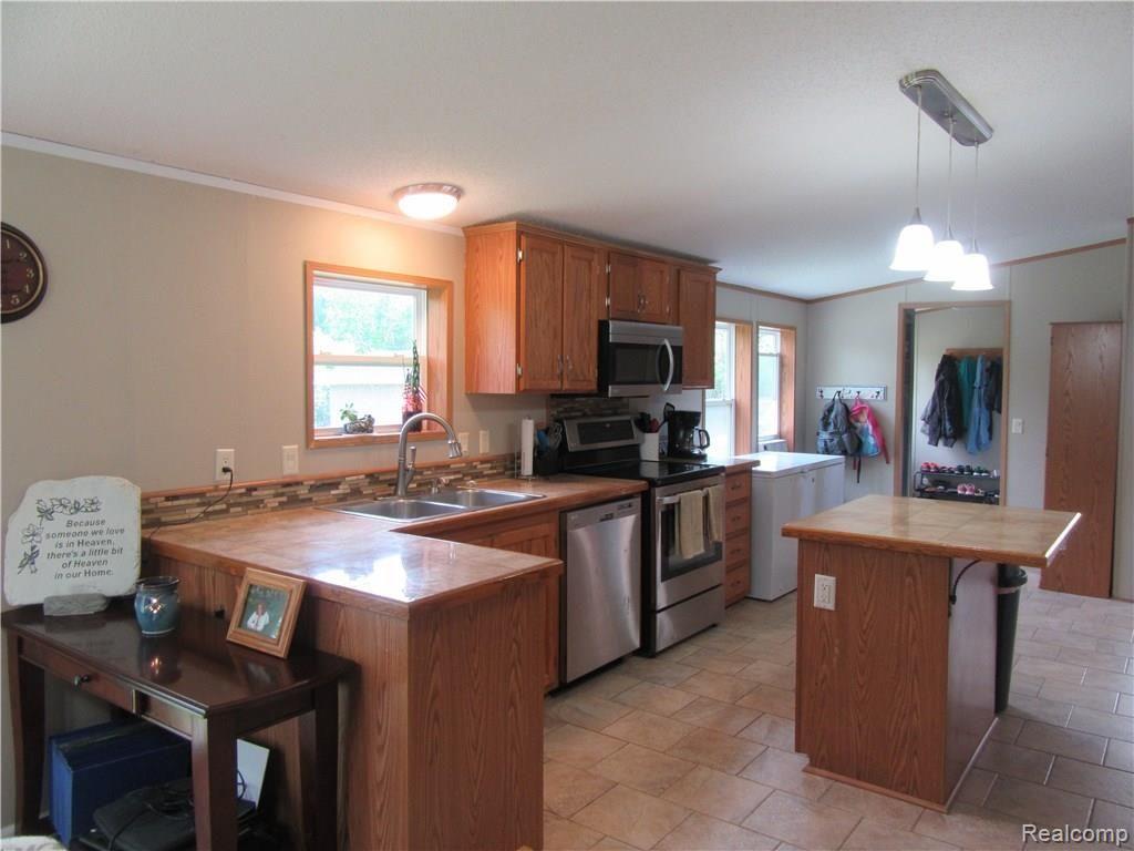 7164 Gardner Line Road Lexington, MI 48450 - Photo 9 of 31 kitchen