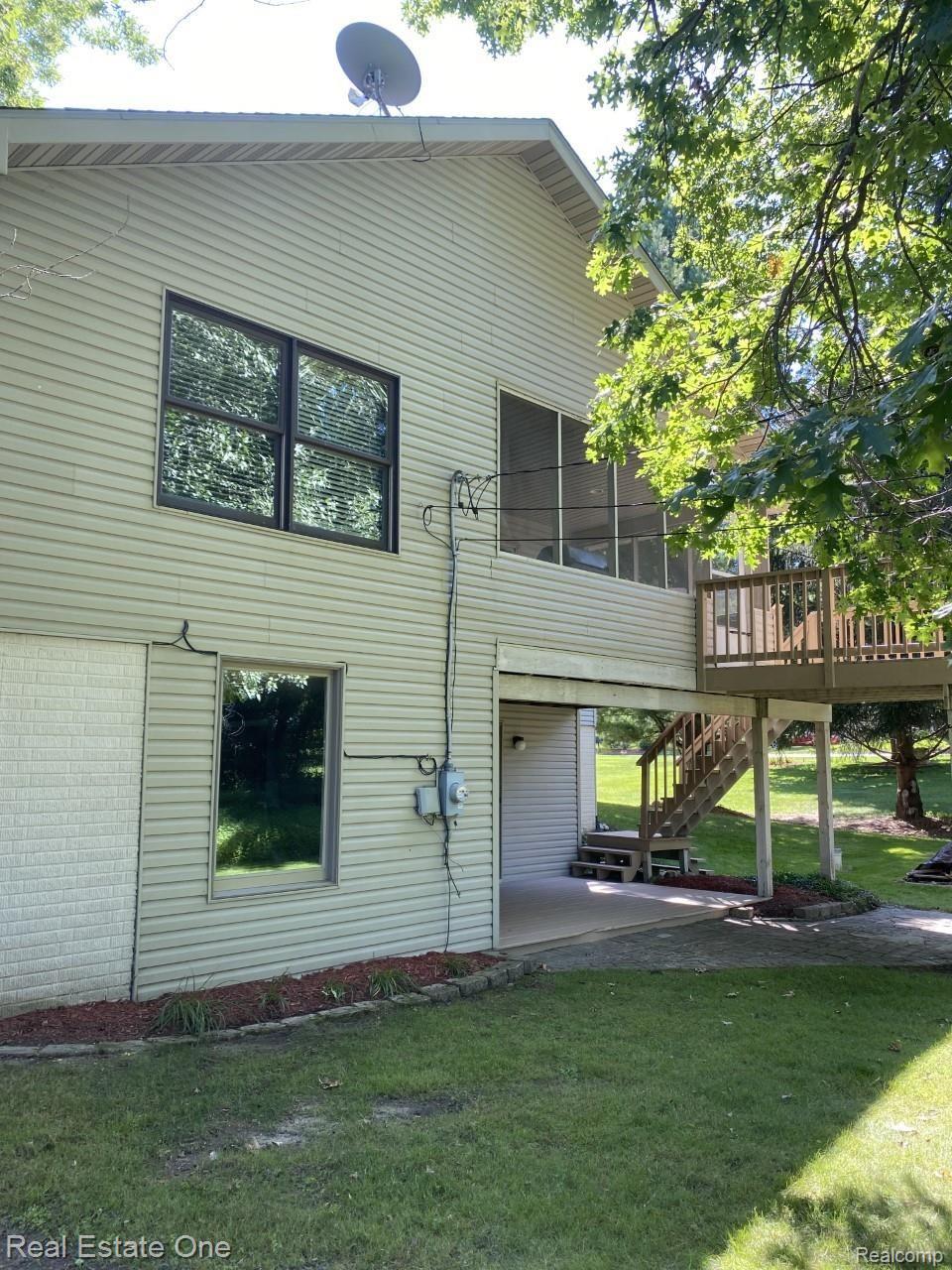 2012 Cole Road Lake Orion, MI 48362 - Photo 19 of 68 back3.jpg