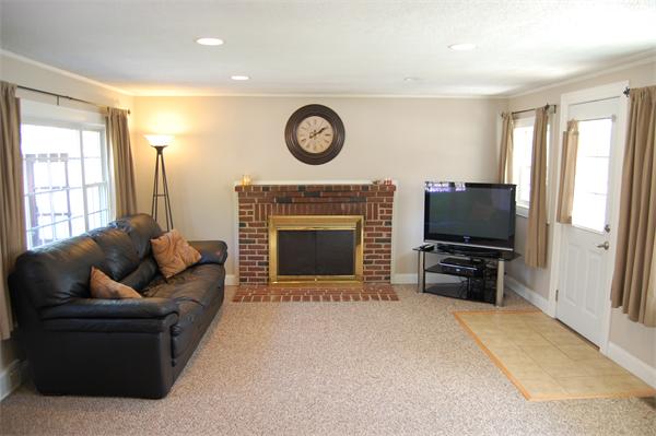 46 Meadowbrook Road Chelmsford, MA 01863 - Photo 9 of 21