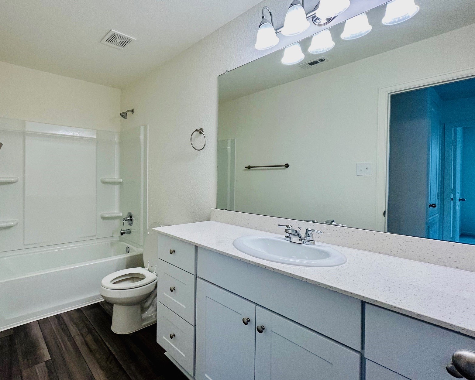 669 Amesbury Road Montgomery, TX 77316 - Photo 7 of 10