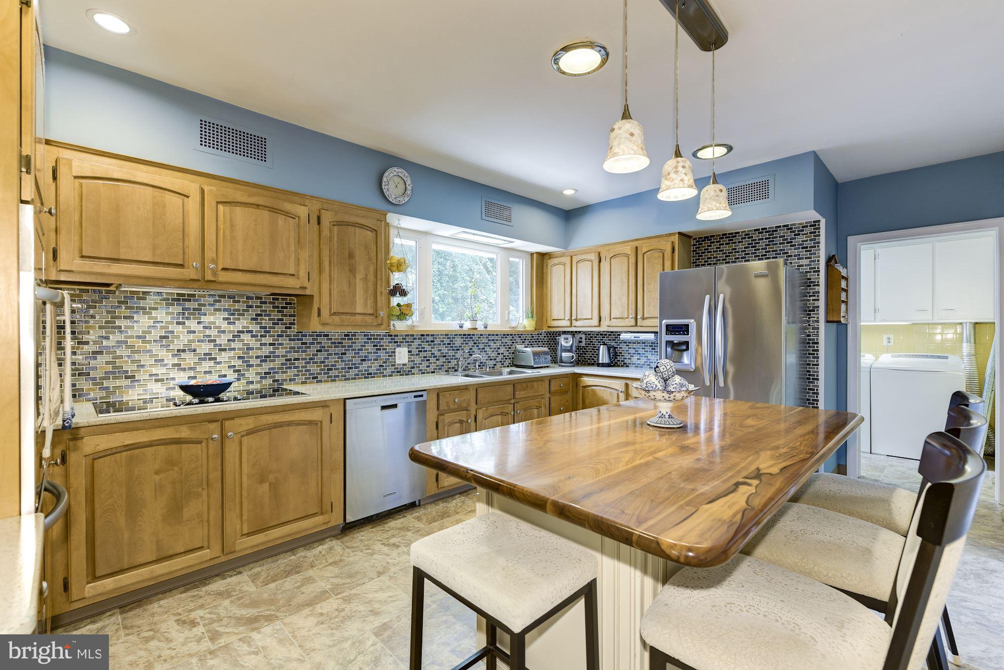102 St Davids Road Cherry Hill, NJ 08002 - Photo 11 of 35 Glass Backsplash