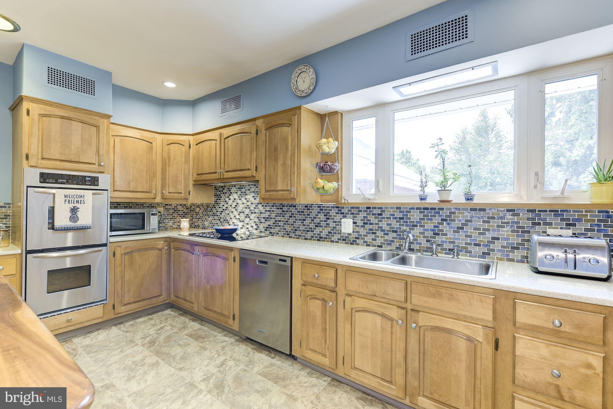 102 St Davids Road Cherry Hill, NJ 08002 - Photo 12 of 35 Mannington Padded Flooring