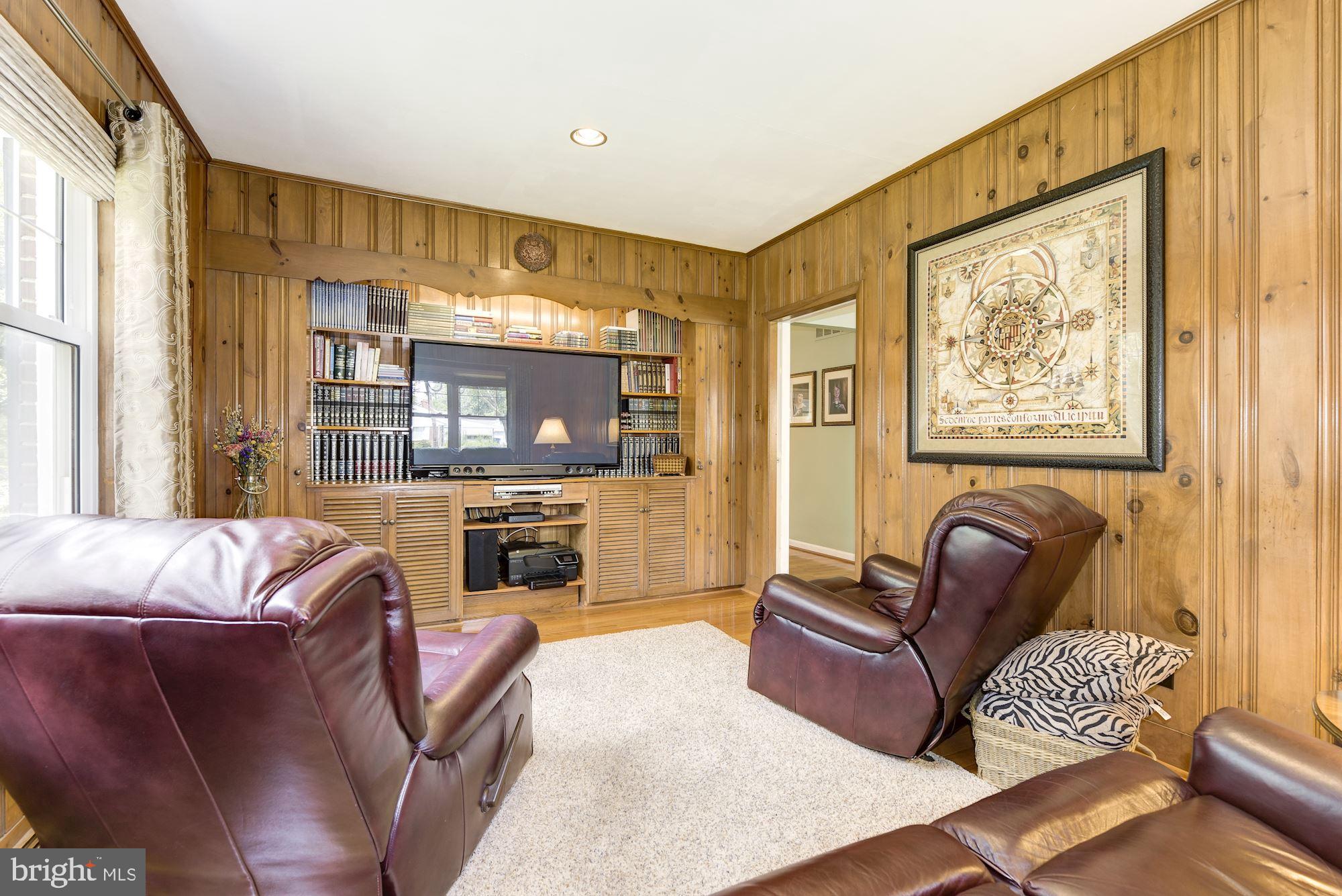 102 St Davids Road Cherry Hill, NJ 08002 - Photo 22 of 35 Custom Built-ins