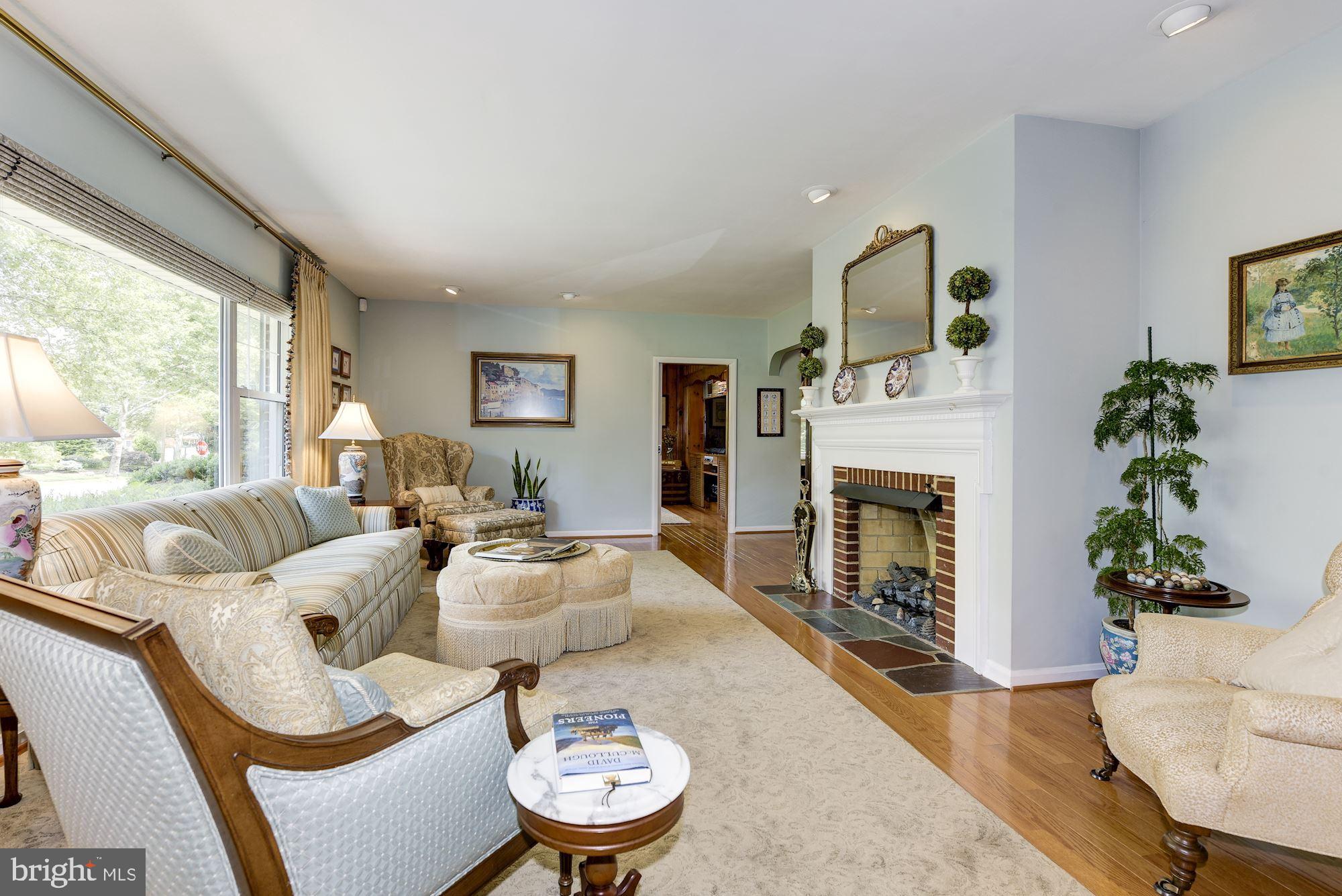 102 St Davids Road Cherry Hill, NJ 08002 - Photo 9 of 35 Living Room