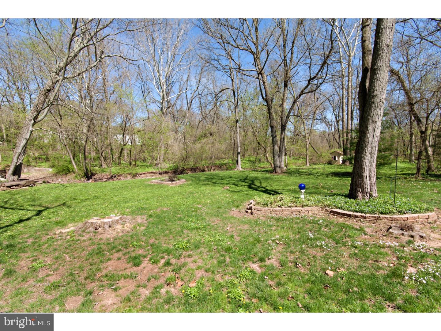 605 Linnet Road Norristown, PA 19403 - Photo 23 of 25 Back Yard