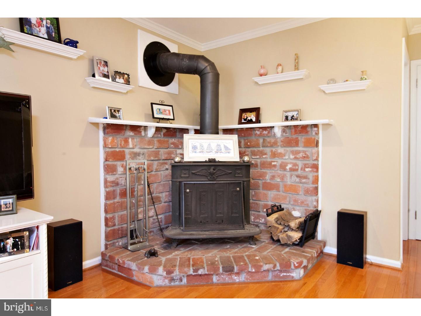 605 Linnet Road Norristown, PA 19403 - Photo 8 of 25 Family Room