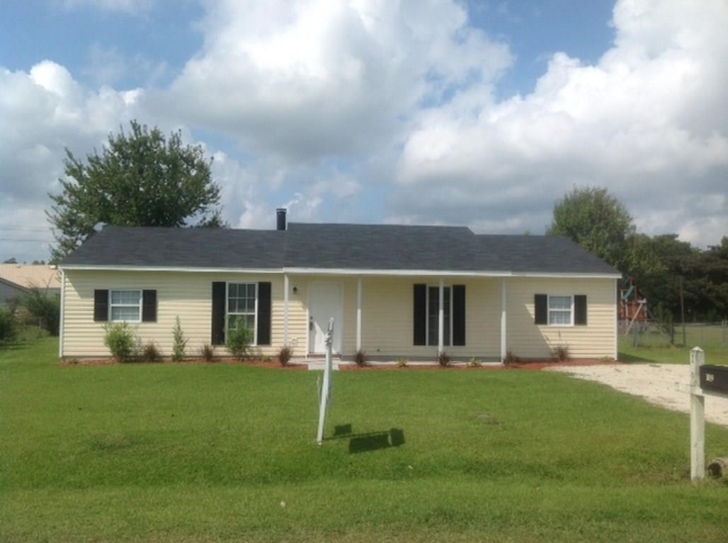 109 Mill Pond Road Jacksonville, NC 28546 - Photo 1 of 18 Primary Photo