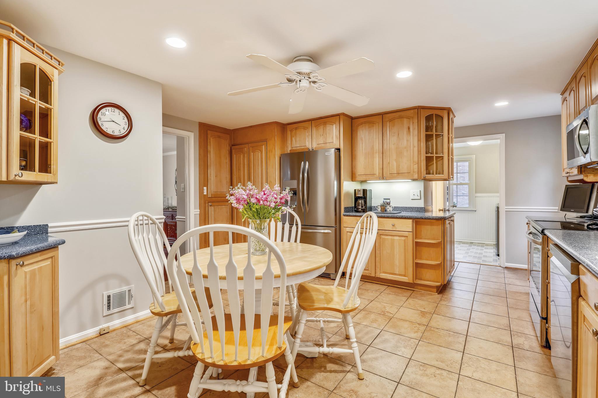 8821 Cold Spring Road Potomac, MD 20854 - Photo 11 of 33