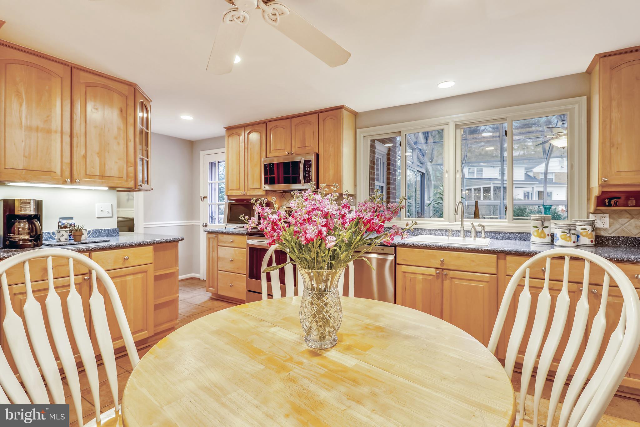 8821 Cold Spring Road Potomac, MD 20854 - Photo 9 of 33