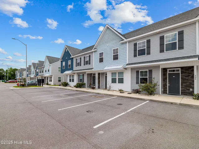 $2,000 | 306 Starfish Lane, Sneads Ferry, NC 28460