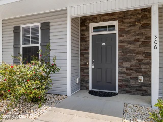 $2,000 | 306 Starfish Lane, Sneads Ferry, NC 28460