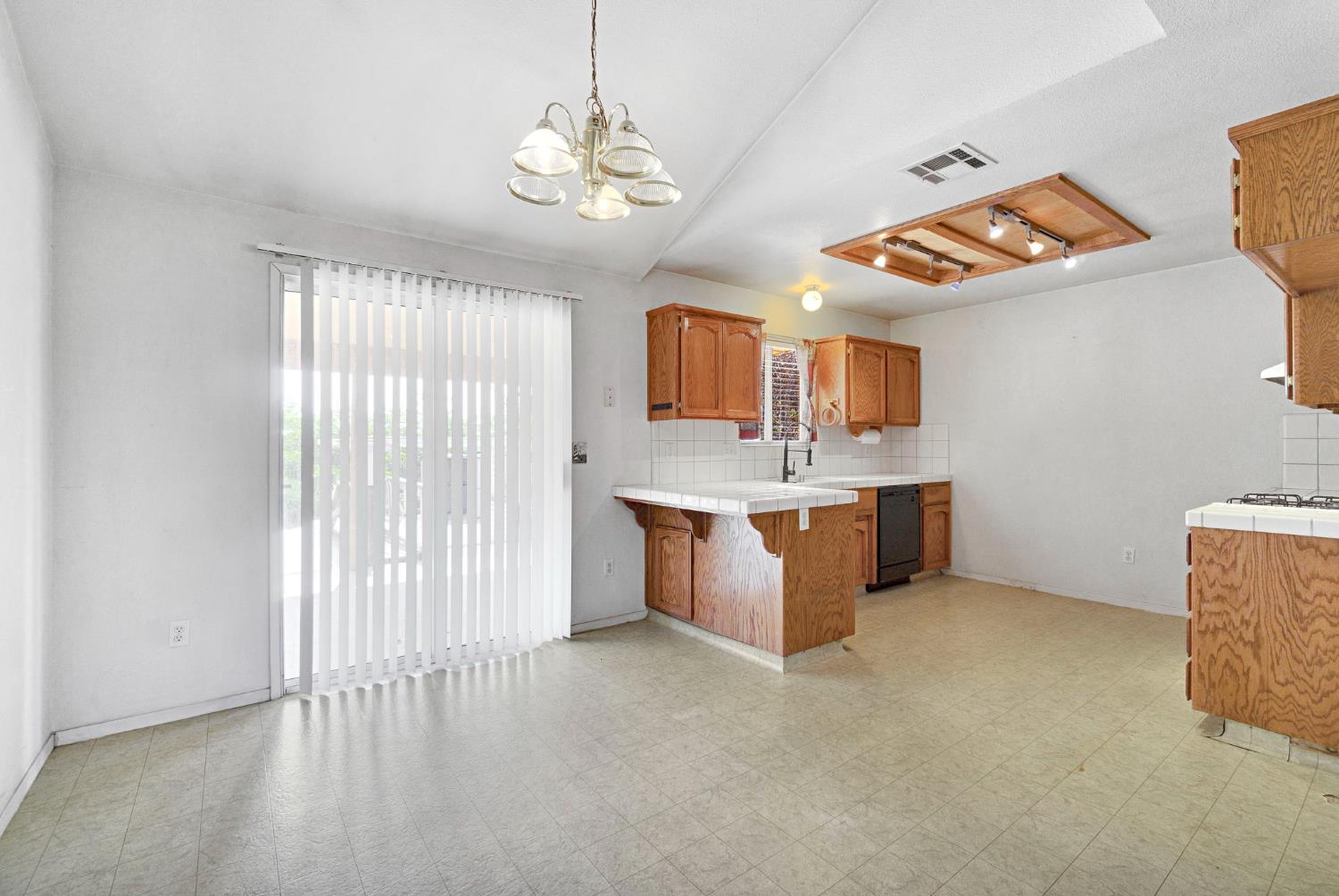 19609 Claremont Road Madera, CA 93638 - Photo 11 of 44