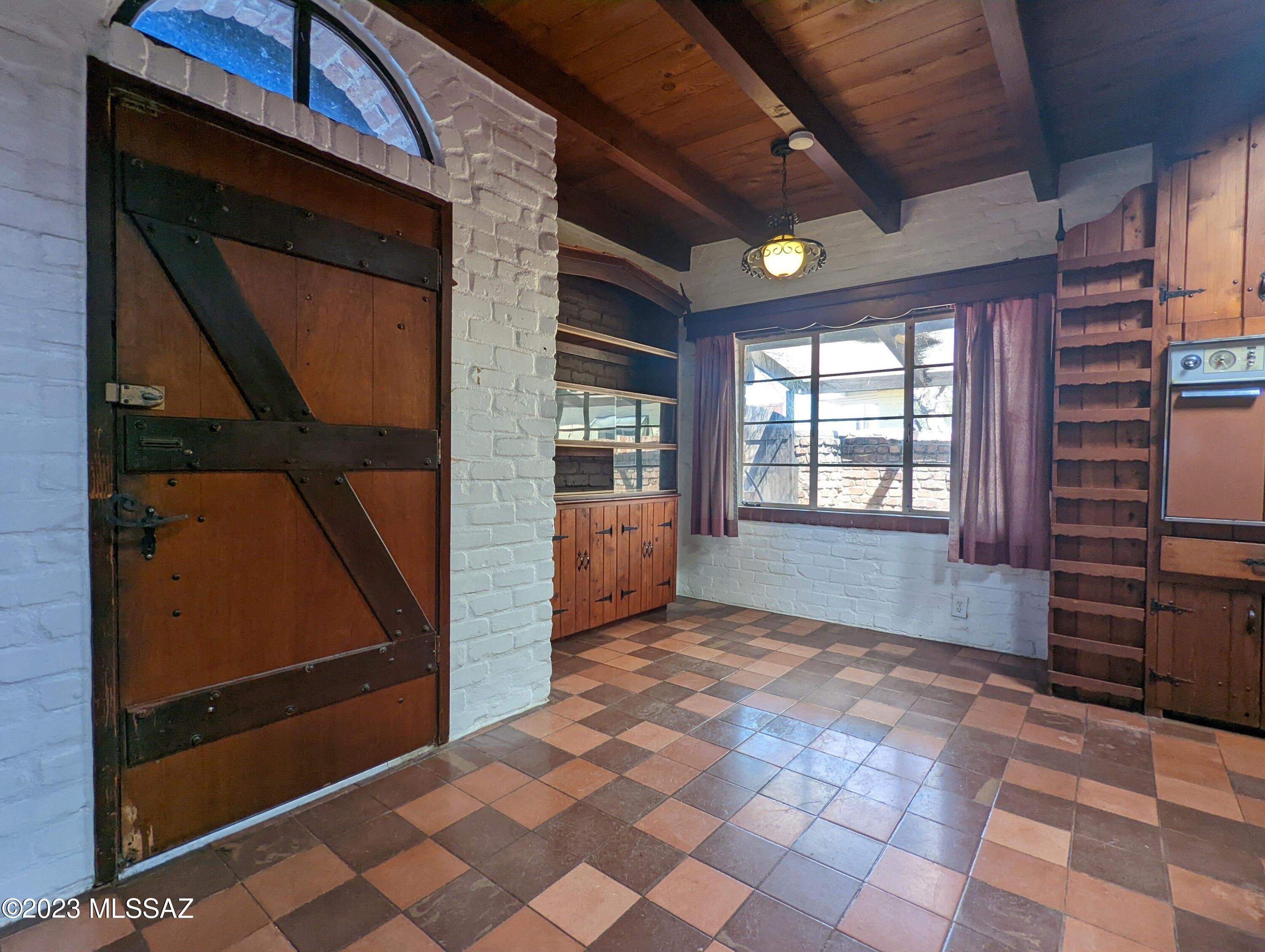 1302 East Roger Road Tucson, AZ 85719 - Photo 4 of 45 Gallery Image 4
