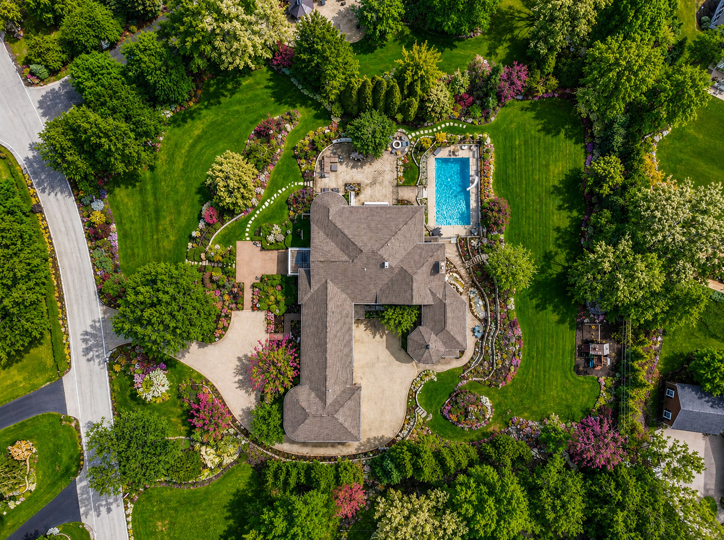 1877 Banbury Road Inverness, IL 60067 - Photo 3 of 50