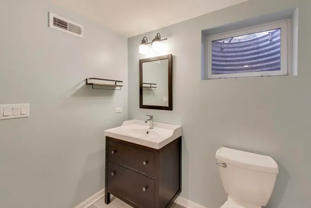 $3,400 | 410 Arlington Lane, Grayslake, IL 60030