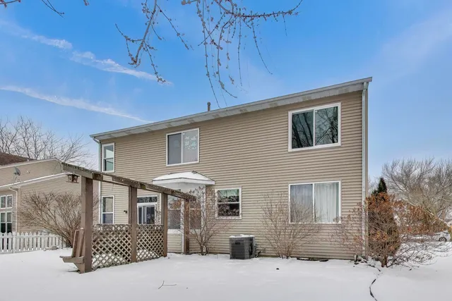 $3,400 | 410 Arlington Lane, Grayslake, IL 60030