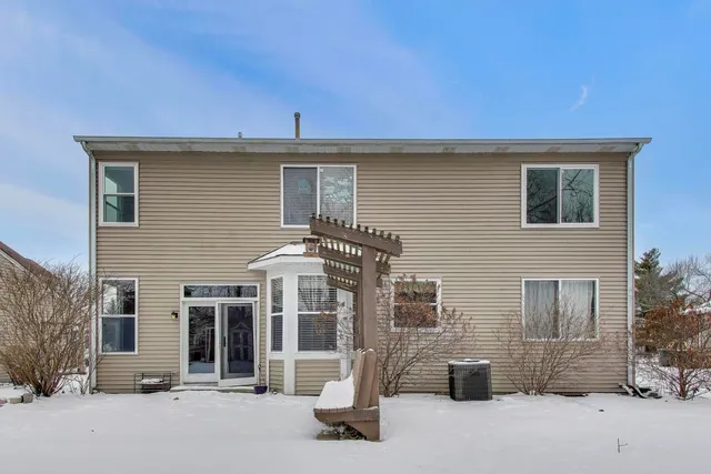 $3,400 | 410 Arlington Lane, Grayslake, IL 60030