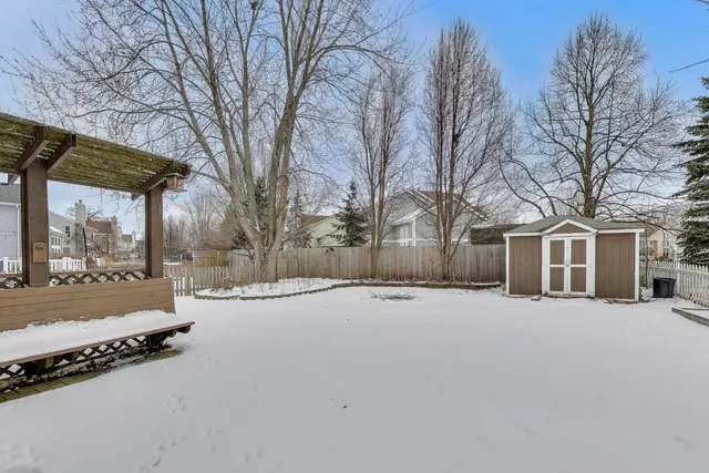 $3,400 | 410 Arlington Lane, Grayslake, IL 60030