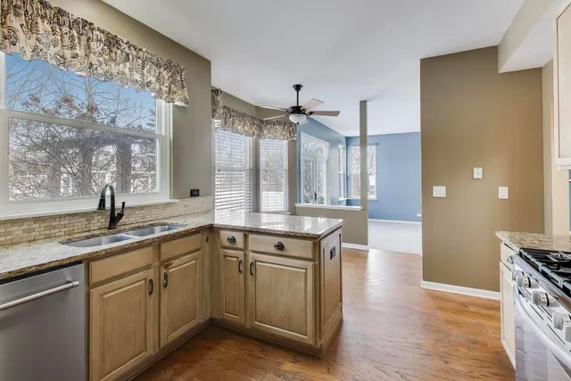 $3,400 | 410 Arlington Lane, Grayslake, IL 60030