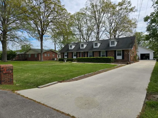 $379,900 | 1205 Woodcrest Drive, Manchester, TN 37355