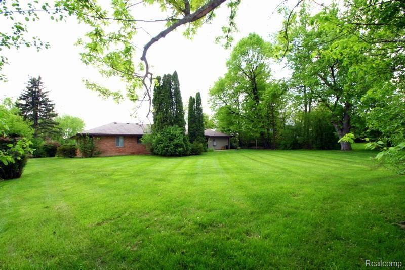 35744 West Eleven Mile Road Farmington, MI 48331 - Photo 2 of 23 IMG_4108.jpg