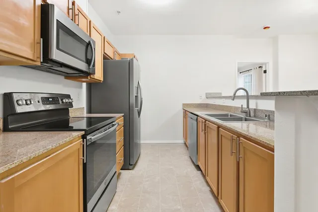 $299,500 | 4200 East Commerce Way, Unit 924, Sacramento, CA 95834