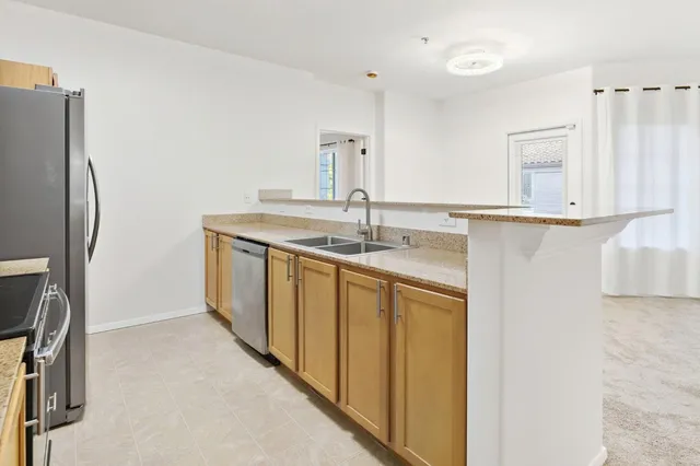 $299,500 | 4200 East Commerce Way, Unit 924, Sacramento, CA 95834