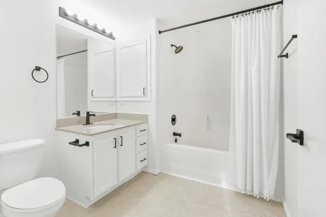 $299,500 | 4200 East Commerce Way, Unit 924, Sacramento, CA 95834