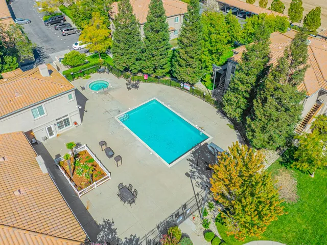 $299,500 | 4200 East Commerce Way, Unit 924, Sacramento, CA 95834