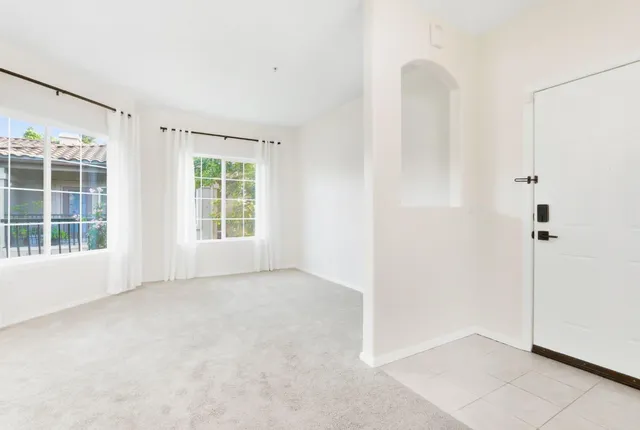 $299,500 | 4200 East Commerce Way, Unit 924, Sacramento, CA 95834