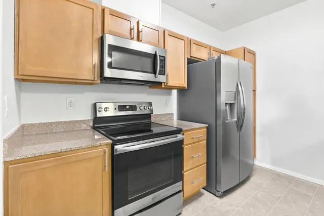 $299,500 | 4200 East Commerce Way, Unit 924, Sacramento, CA 95834
