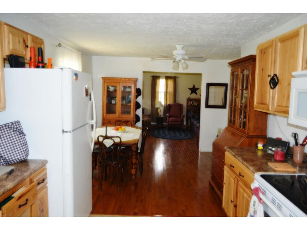 935 Simerly Creek Road Hampton, TN 37658 - Photo 3 of 19 Photo 3