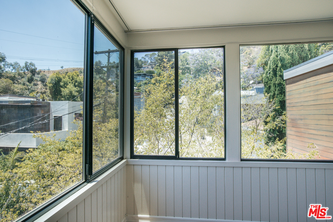 8529 Ridpath Drive Los Angeles, CA 90046 - Photo 14 of 20 Gallery Image 14