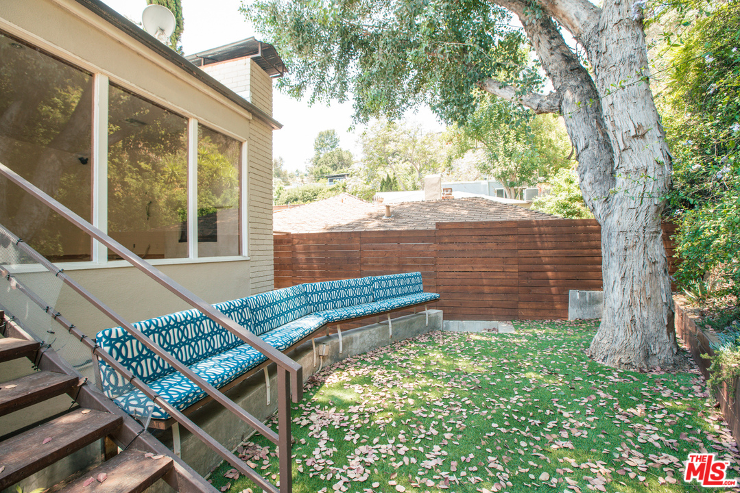8529 Ridpath Drive Los Angeles, CA 90046 - Photo 17 of 20 Gallery Image 17