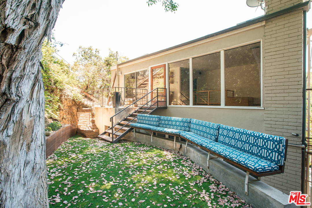 8529 Ridpath Drive Los Angeles, CA 90046 - Photo 18 of 20 Gallery Image 18