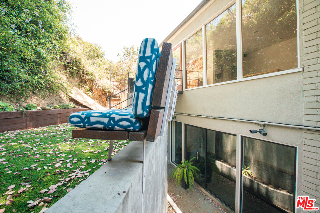 8529 Ridpath Drive Los Angeles, CA 90046 - Photo 19 of 20 Gallery Image 19