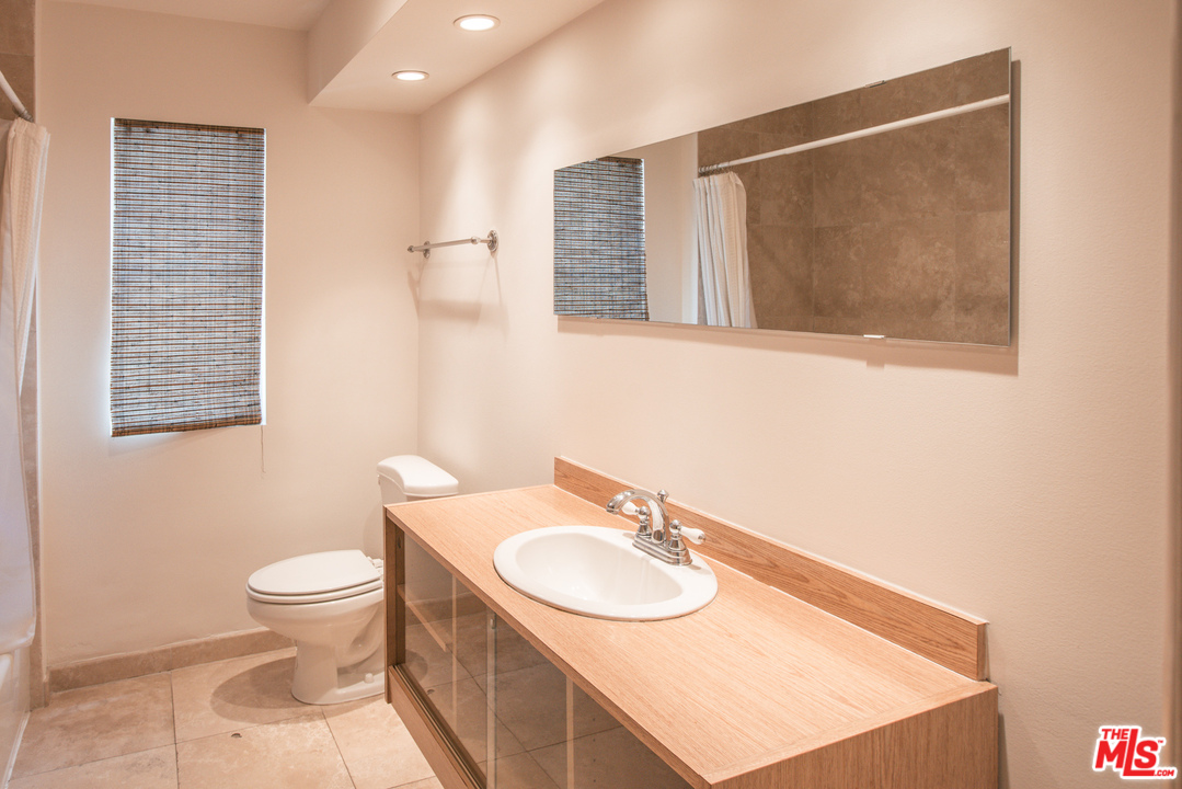 8529 Ridpath Drive Los Angeles, CA 90046 - Photo 4 of 20 Gallery Image 4