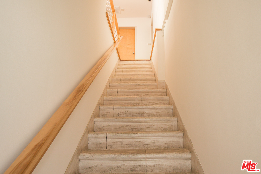 8529 Ridpath Drive Los Angeles, CA 90046 - Photo 7 of 20 Gallery Image 7