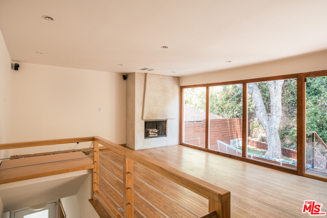 8529 Ridpath Drive Los Angeles, CA 90046 - Photo 8 of 20 Gallery Image 8
