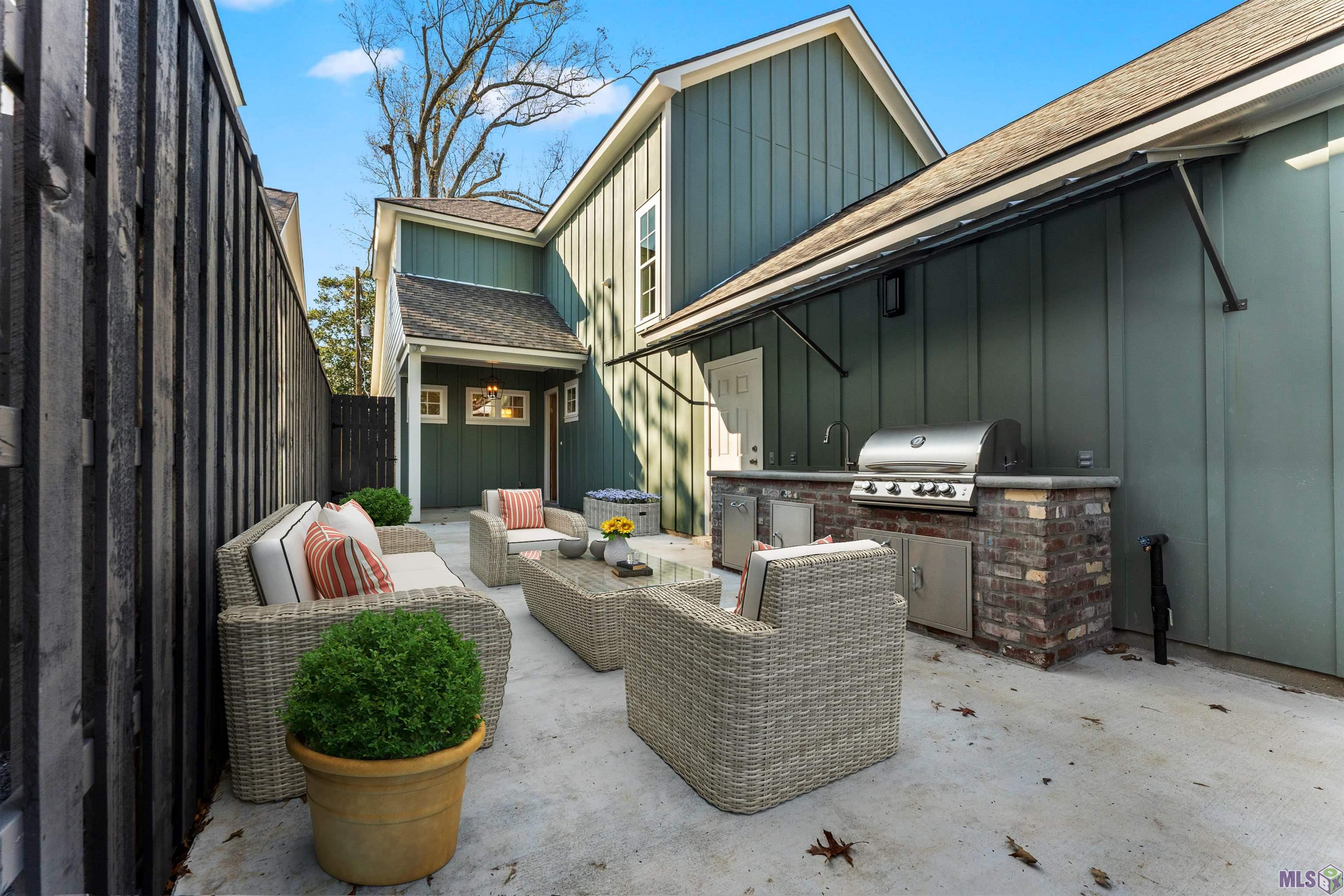 740 Acadia Street Baton Rouge, LA 70806 - Photo 3 of 34