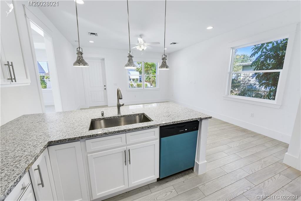 665 Southwest Cleveland Avenue Stuart, FL 34994 - Photo 11 of 77 Gallery Image 11