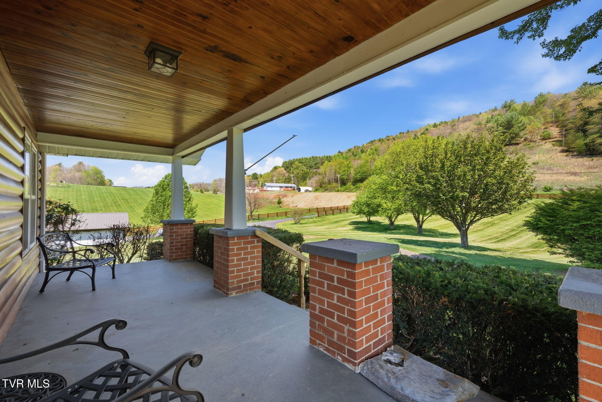 1458 Dry Hill Road Butler, TN 37640 - Photo 4 of 55 28-web-or-mls-EXT_1657