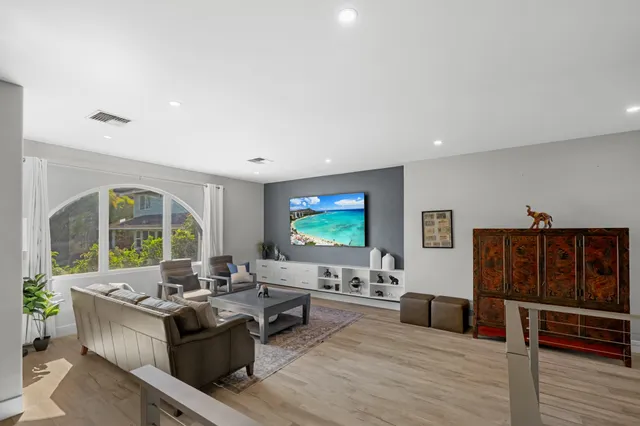 $1,998,000 | 12 Areca Place, Lahaina, HI 96761